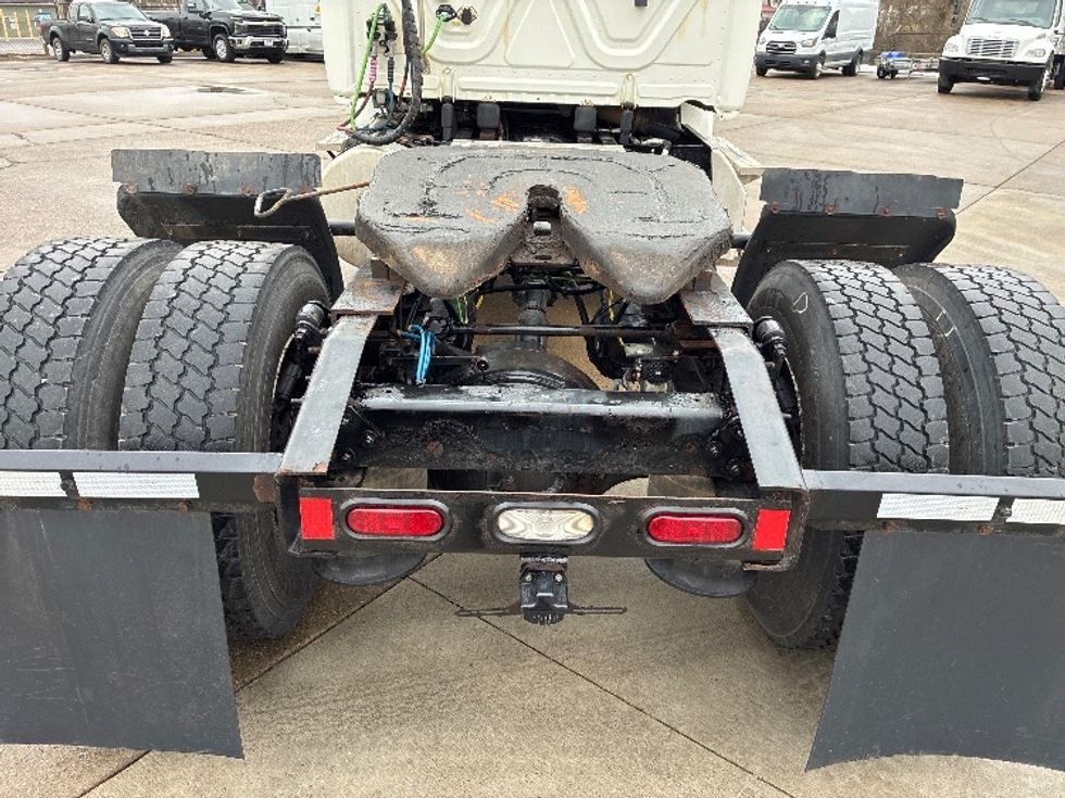 Day Cab Tractor-Heavy Duty Tractors-Freightliner-2018-Cascadia 11342ST-Parkersburg-WV-208,489\n\t\tmiles-$ 23,500 - Image 6