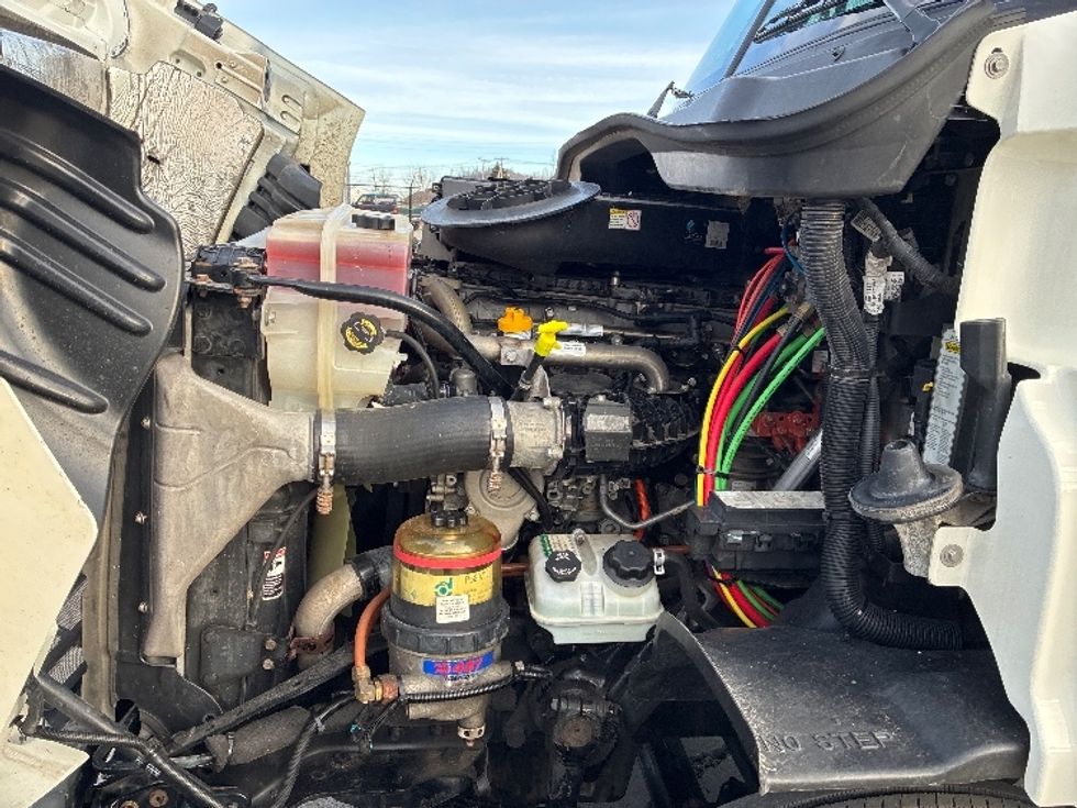 Day Cab Tractor-Heavy Duty Tractors-Freightliner-2018-Cascadia 11342ST-Parkersburg-WV-224,339\n\t\tmiles-$ 23,500 - Image 16