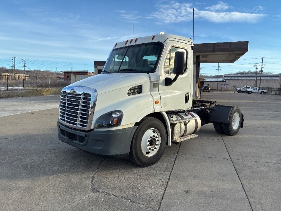 Day Cab Tractor-Heavy Duty Tractors-Freightliner-2018-Cascadia 11342ST-Parkersburg-WV-224,339\n\t\tmiles-$ 23,500 - Image 3