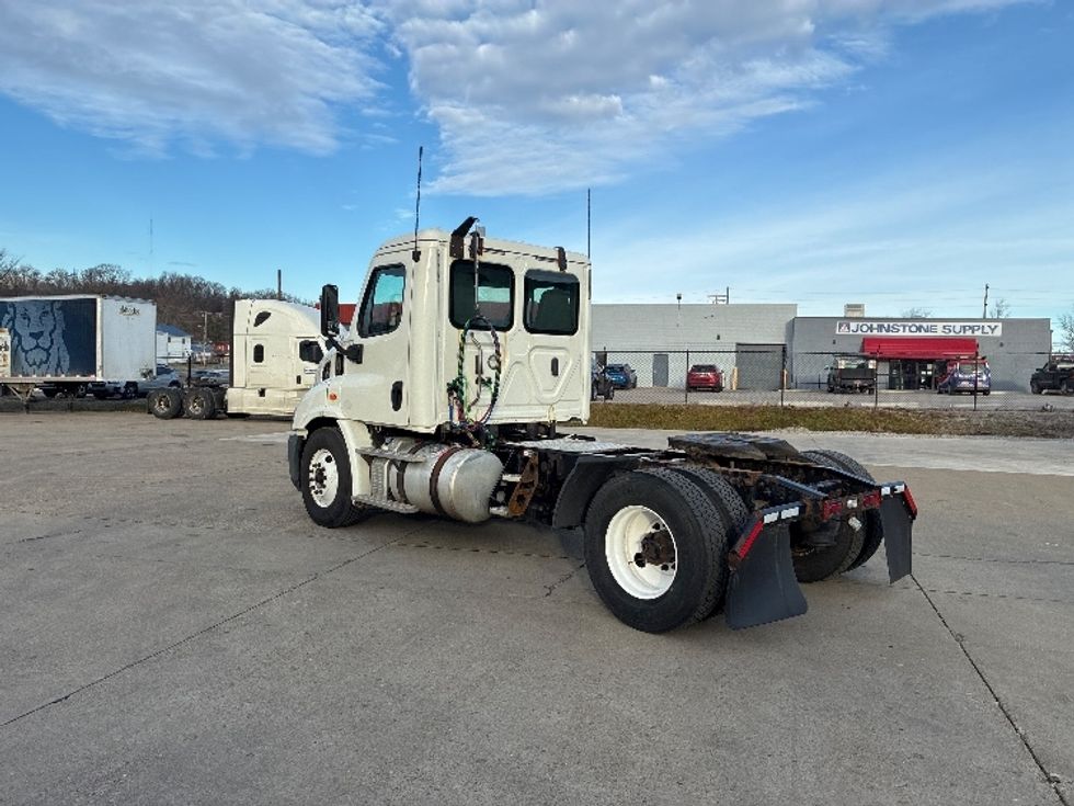 Day Cab Tractor-Heavy Duty Tractors-Freightliner-2018-Cascadia 11342ST-Parkersburg-WV-224,339\n\t\tmiles-$ 23,500 - Image 5