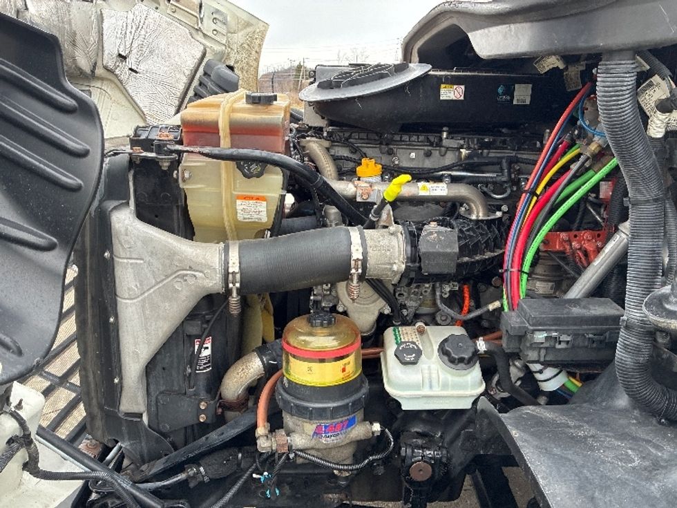 Day Cab Tractor-Heavy Duty Tractors-Freightliner-2018-Cascadia 11342ST-Parkersburg-WV-228,610\n\t\tmiles-$ 23,500 - Image 16