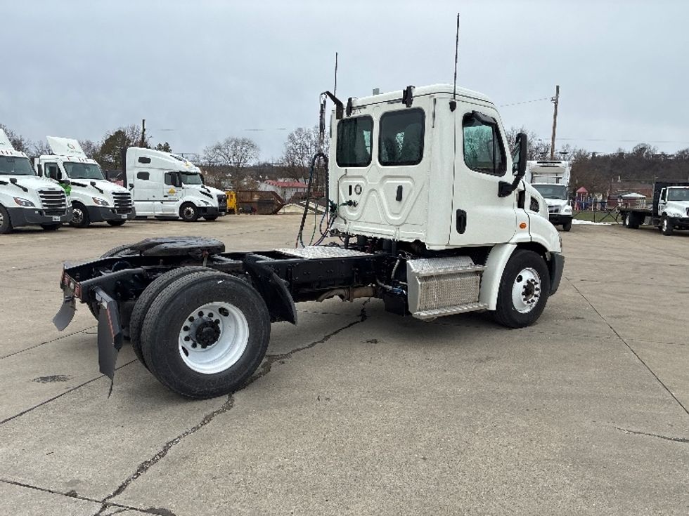 Day Cab Tractor-Heavy Duty Tractors-Freightliner-2018-Cascadia 11342ST-Parkersburg-WV-228,610\n\t\tmiles-$ 23,500 - Image 7