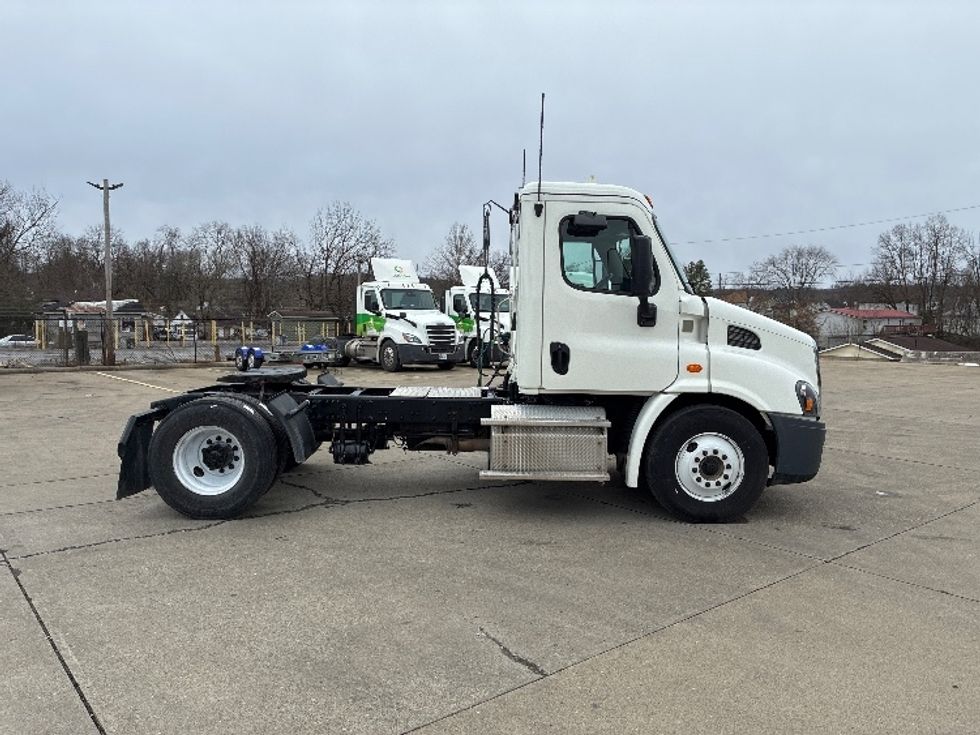 Day Cab Tractor-Heavy Duty Tractors-Freightliner-2018-Cascadia 11342ST-Parkersburg-WV-228,610\n\t\tmiles-$ 23,500 - Image 8