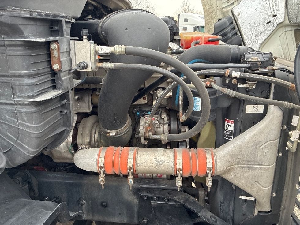 Day Cab Tractor-Heavy Duty Tractors-Freightliner-2018-Cascadia 11342ST-Parkersburg-WV-229,750\n\t\tmiles-$ 23,500 - Image 15