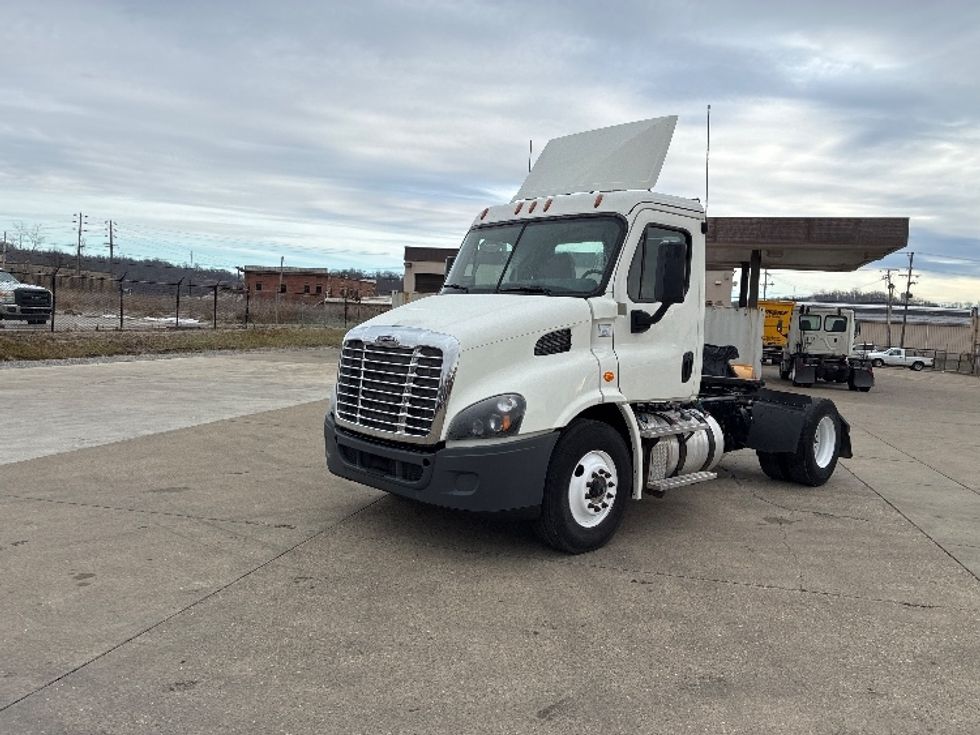 Day Cab Tractor-Heavy Duty Tractors-Freightliner-2018-Cascadia 11342ST-Parkersburg-WV-229,750\n\t\tmiles-$ 23,500 - Image 3