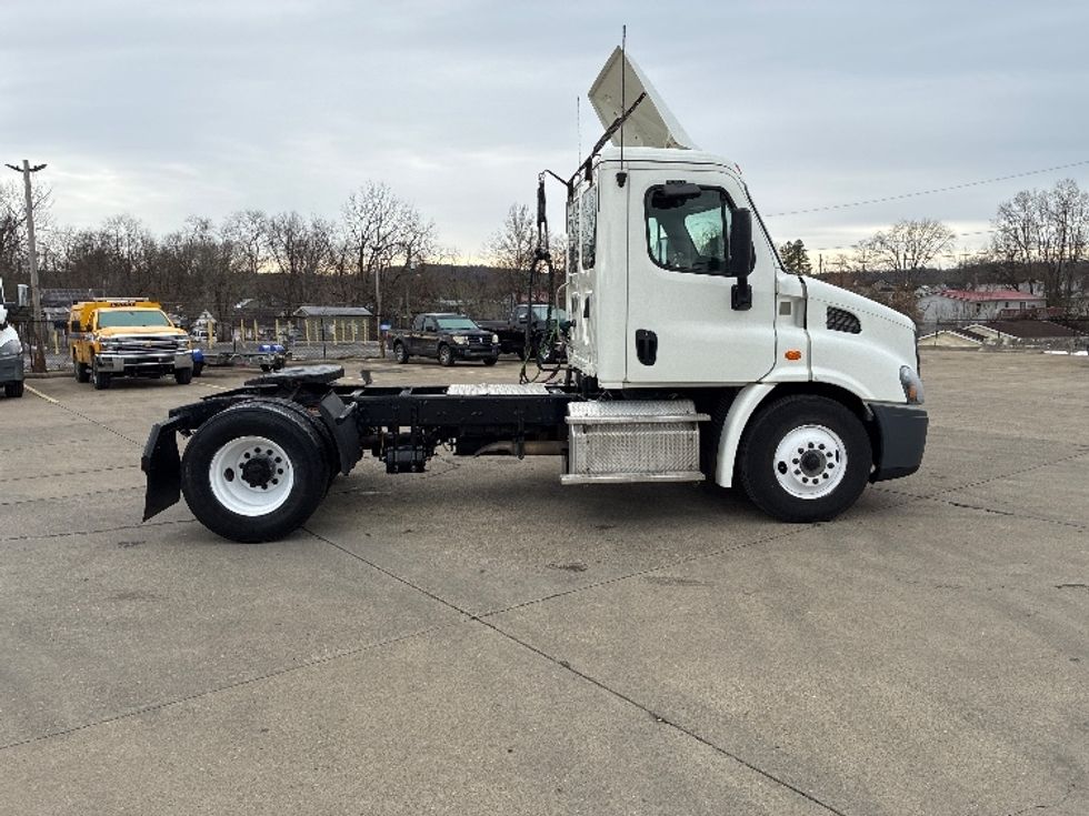 Day Cab Tractor-Heavy Duty Tractors-Freightliner-2018-Cascadia 11342ST-Parkersburg-WV-229,750\n\t\tmiles-$ 23,500 - Image 8