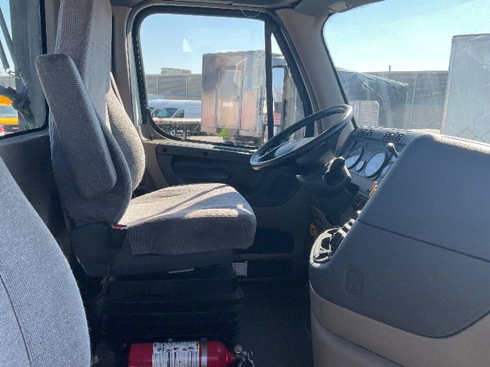 Day Cab Tractor-Heavy Duty Tractors-Freightliner-2018-Cascadia 11342ST-Poplar Bluff-MO-410,304\n\t\tmiles-$ 27,250 - Image 14