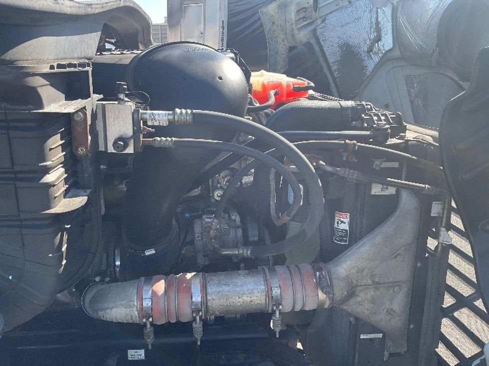 Day Cab Tractor-Heavy Duty Tractors-Freightliner-2018-Cascadia 11342ST-Poplar Bluff-MO-410,304\n\t\tmiles-$ 27,250 - Image 15