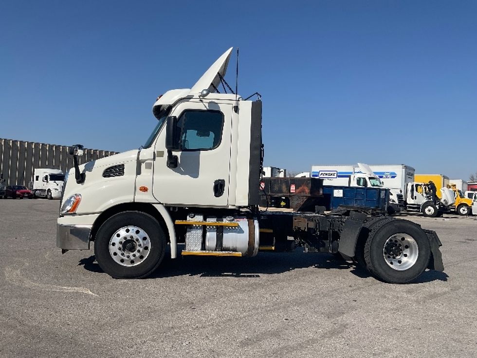 Day Cab Tractor-Heavy Duty Tractors-Freightliner-2018-Cascadia 11342ST-Poplar Bluff-MO-410,304\n\t\tmiles-$ 27,250 - Image 4