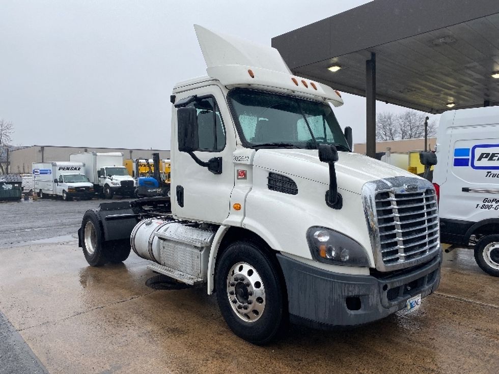 Day Cab Tractor-Heavy Duty Tractors-Freightliner-2018-Cascadia 11342ST-South Plainfield-NJ-363,008\n\t\tmiles-$ 30,500 - Image 1