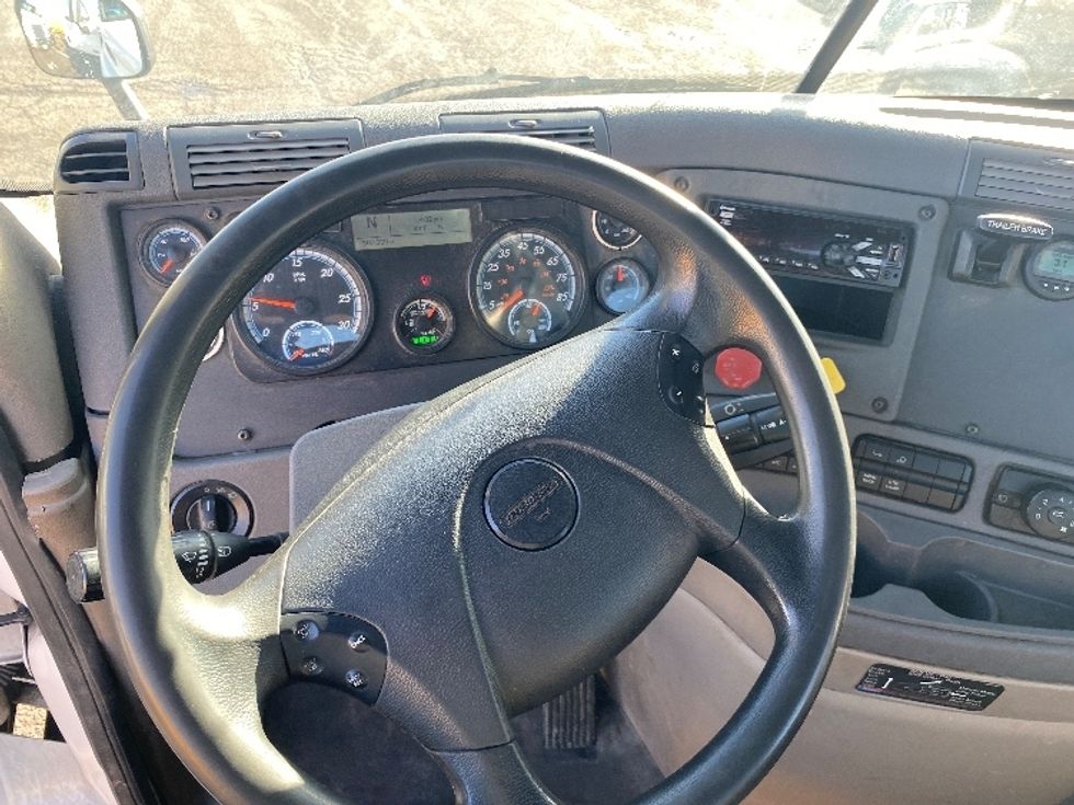 Day Cab Tractor-Heavy Duty Tractors-Freightliner-2018-Cascadia 11342ST-South Plainfield-NJ-363,008\n\t\tmiles-$ 30,500 - Image 11