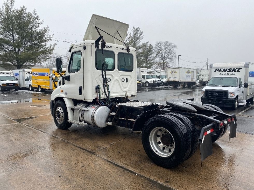 Day Cab Tractor-Heavy Duty Tractors-Freightliner-2018-Cascadia 11342ST-South Plainfield-NJ-363,008\n\t\tmiles-$ 30,500 - Image 5