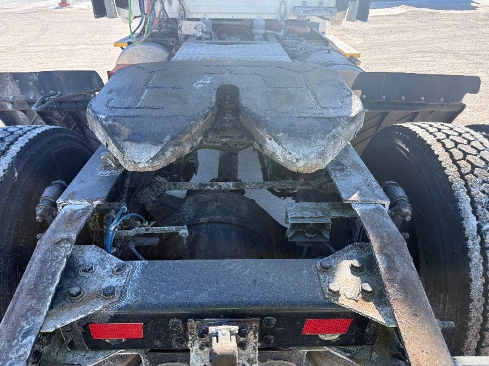 Day Cab Tractor-Heavy Duty Tractors-Freightliner-2018-Cascadia 11342ST-Sturtevant-WI-592,885\n\t\tmiles-$ 17,250 - Image 6