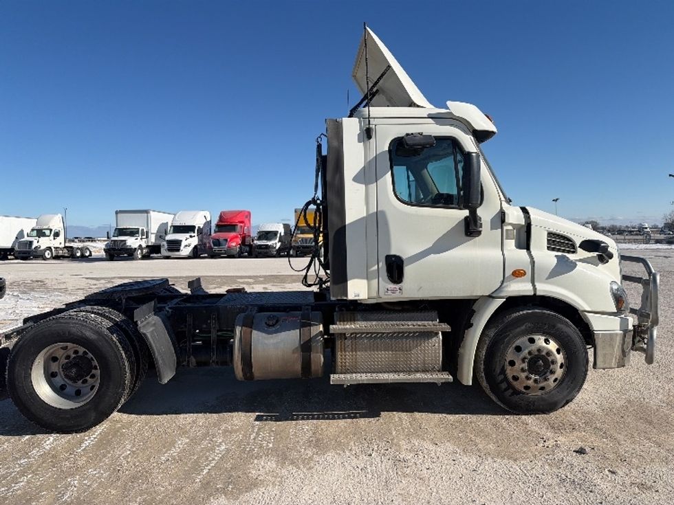 Day Cab Tractor-Heavy Duty Tractors-Freightliner-2018-Cascadia 11342ST-Sturtevant-WI-592,885\n\t\tmiles-$ 17,250 - Image 8