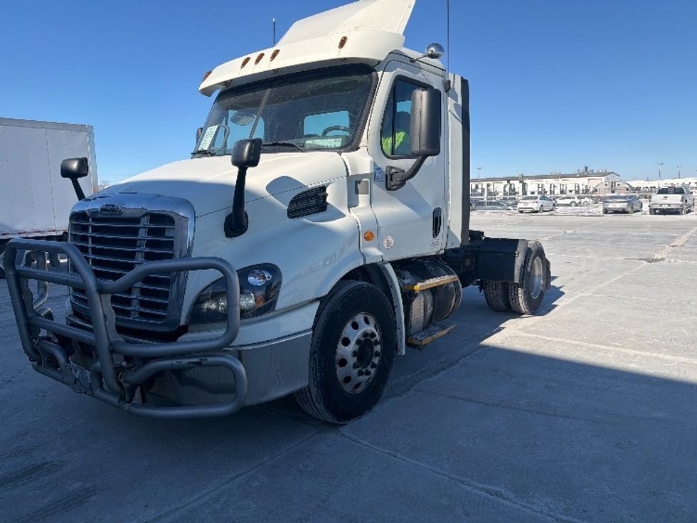 Day Cab Tractor-Heavy Duty Tractors-Freightliner-2018-Cascadia 11342ST-Sturtevant-WI-621,737\n\t\tmiles-$ 16,250 - Image 3