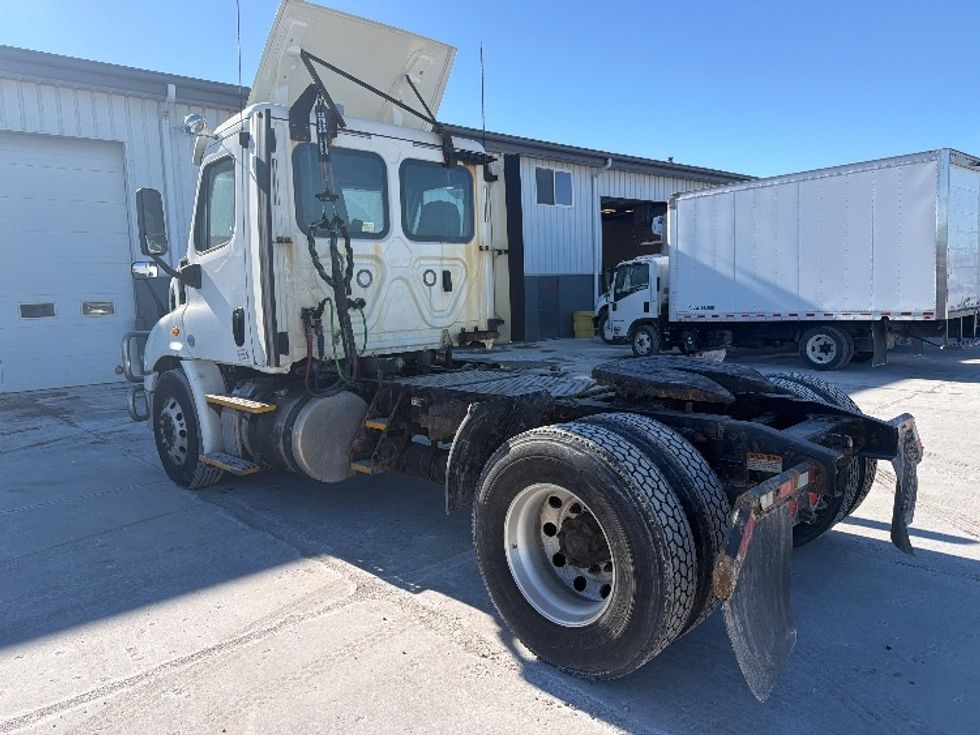 Day Cab Tractor-Heavy Duty Tractors-Freightliner-2018-Cascadia 11342ST-Sturtevant-WI-621,737\n\t\tmiles-$ 16,250 - Image 5