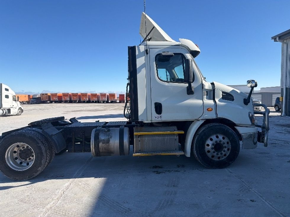 Day Cab Tractor-Heavy Duty Tractors-Freightliner-2018-Cascadia 11342ST-Sturtevant-WI-621,737\n\t\tmiles-$ 16,250 - Image 8