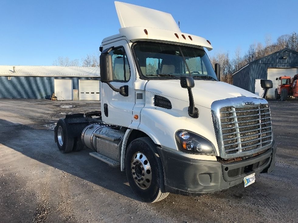Day Cab Tractor-Heavy Duty Tractors-Freightliner-2018-Cascadia 11342ST-Whitesboro-NY-269,772\n\t\tmiles-$ 27,750 - Image 1