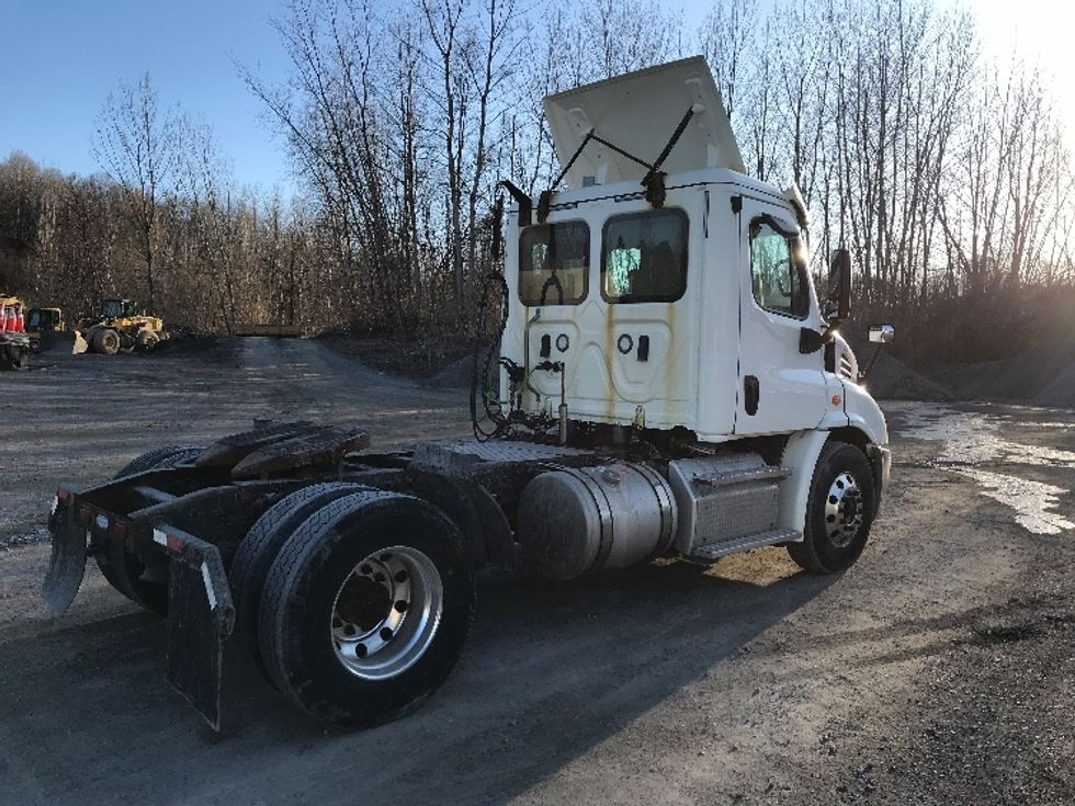 Day Cab Tractor-Heavy Duty Tractors-Freightliner-2018-Cascadia 11342ST-Whitesboro-NY-269,772\n\t\tmiles-$ 27,750 - Image 7
