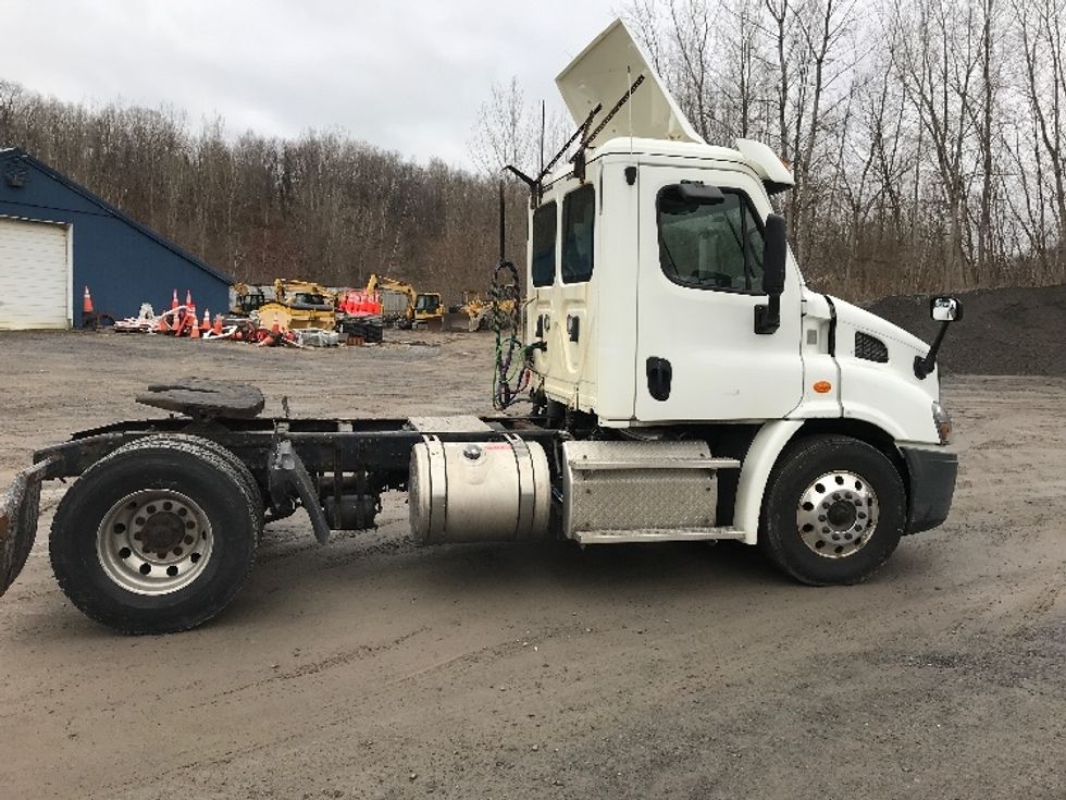 Day Cab Tractor-Heavy Duty Tractors-Freightliner-2018-Cascadia 11342ST-Whitesboro-NY-290,353\n\t\tmiles-$ 27,750 - Image 8