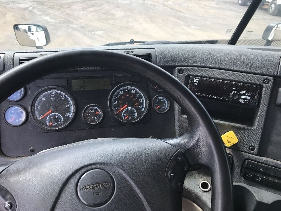 Day Cab Tractor-Heavy Duty Tractors-Freightliner-2018-Cascadia 11342ST-Whitesboro-NY-308,406\n\t\tmiles-$ 27,750 - Image 11