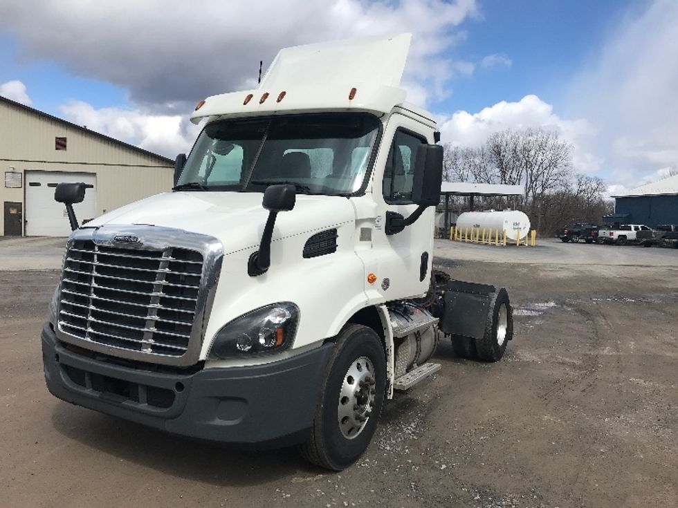 Day Cab Tractor-Heavy Duty Tractors-Freightliner-2018-Cascadia 11342ST-Whitesboro-NY-308,406\n\t\tmiles-$ 27,750 - Image 3