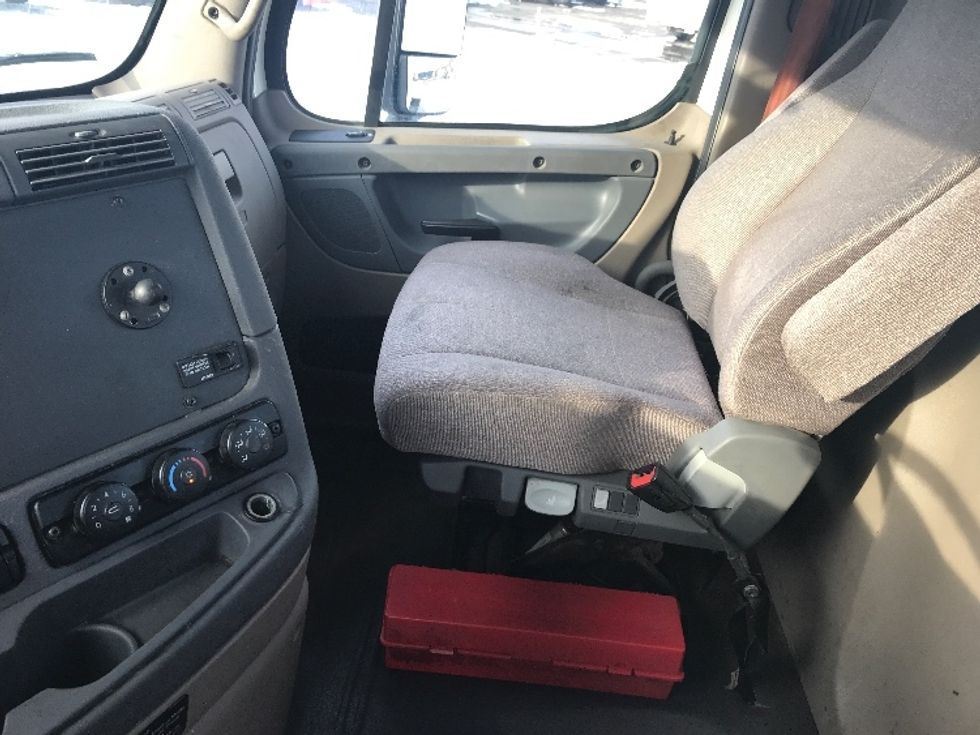 Day Cab Tractor-Heavy Duty Tractors-Freightliner-2018-Cascadia 11342ST-Whitesboro-NY-312,357\n\t\tmiles-$ 32,750 - Image 10