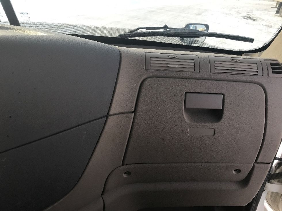 Day Cab Tractor-Heavy Duty Tractors-Freightliner-2018-Cascadia 11342ST-Whitesboro-NY-312,357\n\t\tmiles-$ 32,750 - Image 13