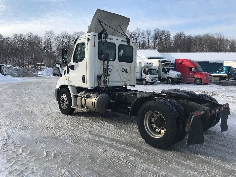 Day Cab Tractor-Heavy Duty Tractors-Freightliner-2018-Cascadia 11342ST-Whitesboro-NY-312,357\n\t\tmiles-$ 32,750 - Image 5