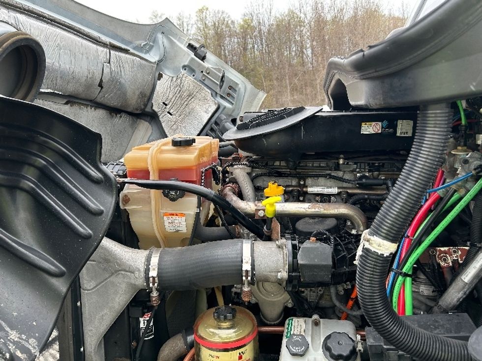 Day Cab Tractor-Heavy Duty Tractors-Freightliner-2018-Cascadia 11342ST-Whitesboro-NY-313,374\n\t\tmiles-$ 27,750 - Image 16