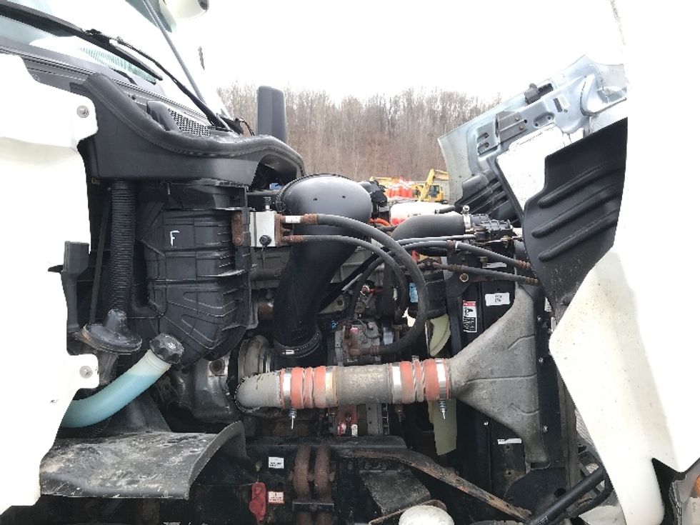 Day Cab Tractor-Heavy Duty Tractors-Freightliner-2018-Cascadia 11342ST-Whitesboro-NY-315,031\n\t\tmiles-$ 27,750 - Image 15