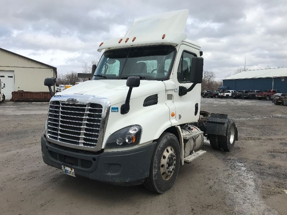 Day Cab Tractor-Heavy Duty Tractors-Freightliner-2018-Cascadia 11342ST-Whitesboro-NY-315,031\n\t\tmiles-$ 27,750 - Image 3