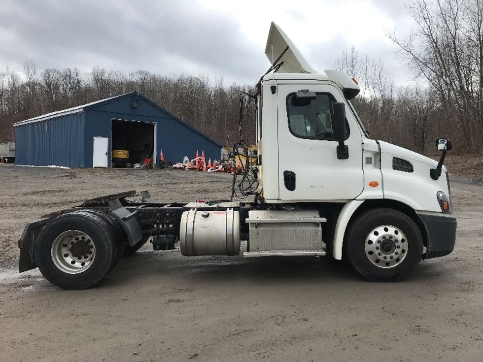 Day Cab Tractor-Heavy Duty Tractors-Freightliner-2018-Cascadia 11342ST-Whitesboro-NY-315,031\n\t\tmiles-$ 27,750 - Image 8