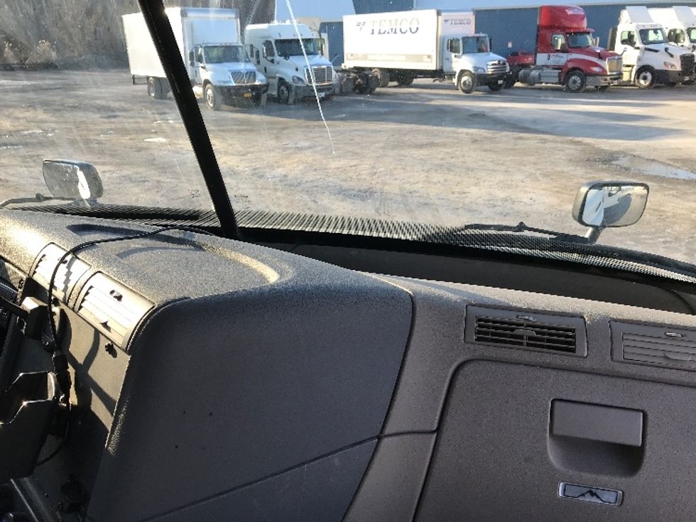 Day Cab Tractor-Heavy Duty Tractors-Freightliner-2018-Cascadia 11342ST-Whitesboro-NY-319,721\n\t\tmiles-$ 27,750 - Image 13