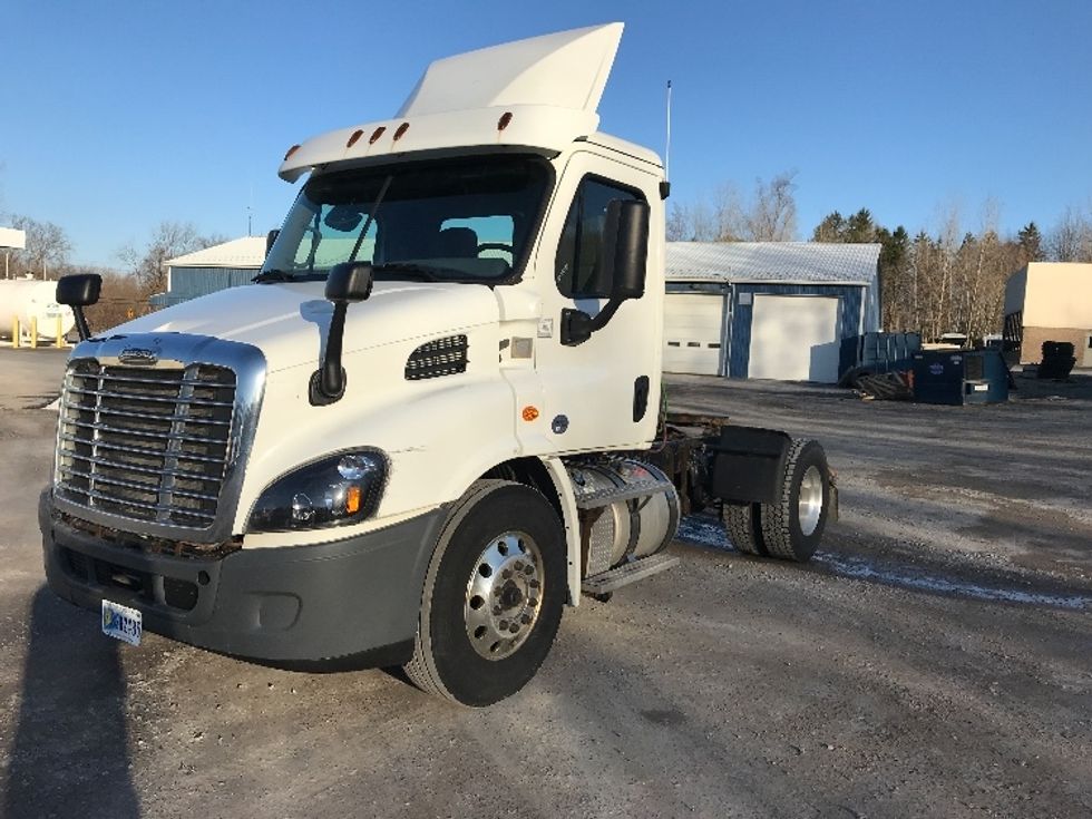 Day Cab Tractor-Heavy Duty Tractors-Freightliner-2018-Cascadia 11342ST-Whitesboro-NY-319,721\n\t\tmiles-$ 27,750 - Image 3