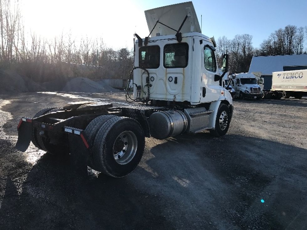 Day Cab Tractor-Heavy Duty Tractors-Freightliner-2018-Cascadia 11342ST-Whitesboro-NY-319,721\n\t\tmiles-$ 27,750 - Image 7