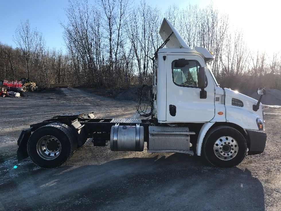 Day Cab Tractor-Heavy Duty Tractors-Freightliner-2018-Cascadia 11342ST-Whitesboro-NY-319,721\n\t\tmiles-$ 27,750 - Image 8