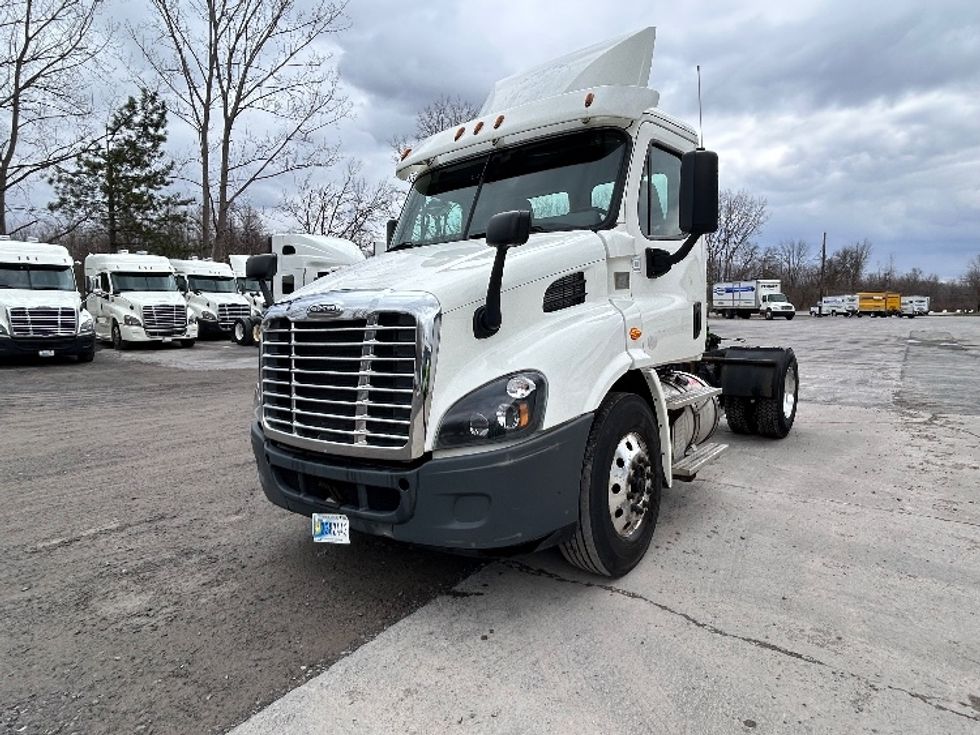 Day Cab Tractor-Heavy Duty Tractors-Freightliner-2018-Cascadia 11342ST-Whitesboro-NY-340,460\n\t\tmiles-$ 27,750 - Image 3