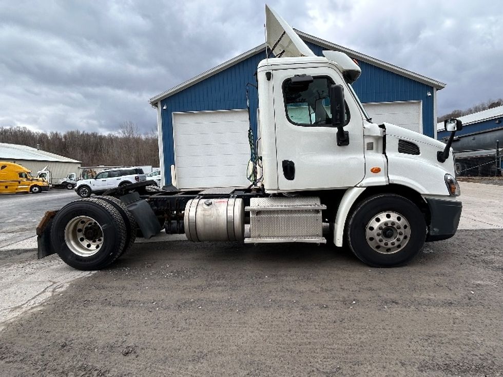 Day Cab Tractor-Heavy Duty Tractors-Freightliner-2018-Cascadia 11342ST-Whitesboro-NY-340,460\n\t\tmiles-$ 27,750 - Image 8