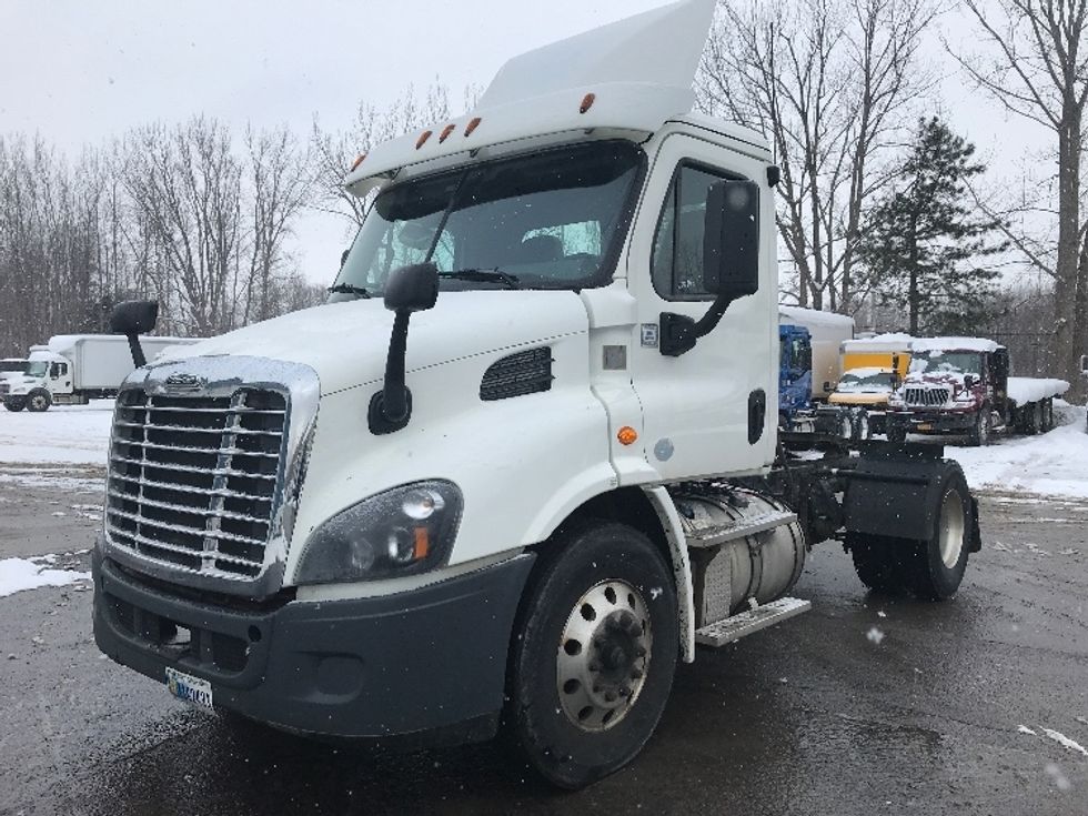 Day Cab Tractor-Heavy Duty Tractors-Freightliner-2018-Cascadia 11342ST-Whitesboro-NY-349,574\n\t\tmiles-$ 31,250 - Image 3