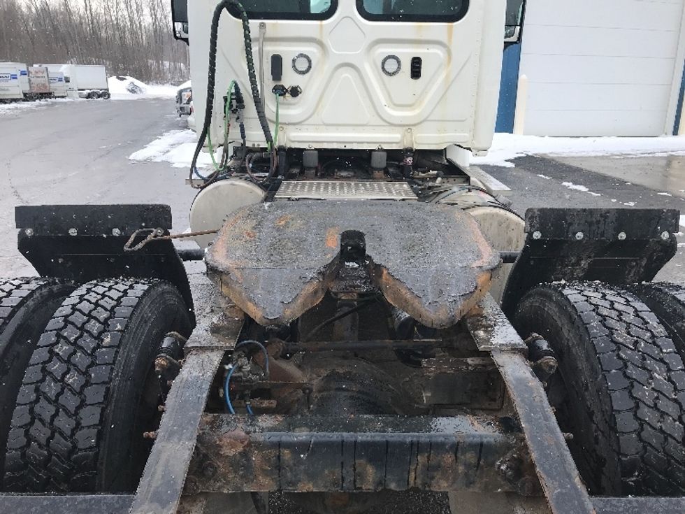 Day Cab Tractor-Heavy Duty Tractors-Freightliner-2018-Cascadia 11342ST-Whitesboro-NY-349,574\n\t\tmiles-$ 31,250 - Image 6