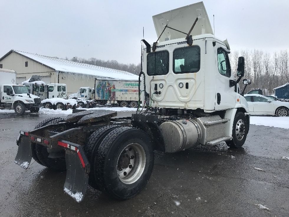 Day Cab Tractor-Heavy Duty Tractors-Freightliner-2018-Cascadia 11342ST-Whitesboro-NY-349,574\n\t\tmiles-$ 31,250 - Image 7