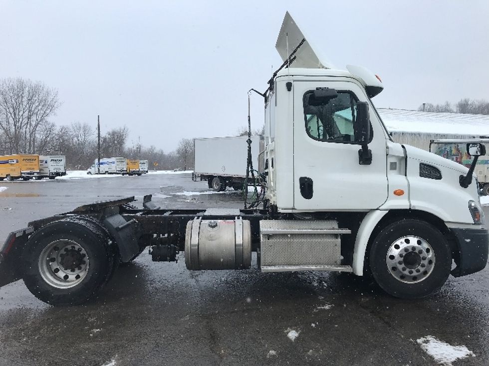 Day Cab Tractor-Heavy Duty Tractors-Freightliner-2018-Cascadia 11342ST-Whitesboro-NY-349,574\n\t\tmiles-$ 31,250 - Image 8