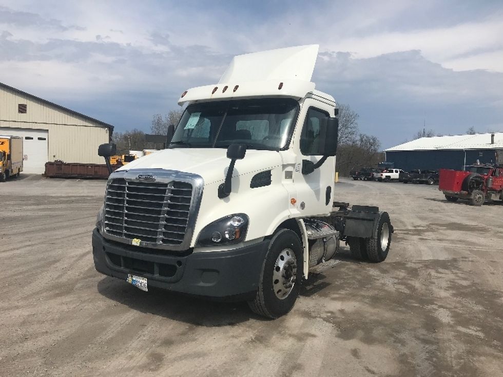 Day Cab Tractor-Heavy Duty Tractors-Freightliner-2018-Cascadia 11342ST-Whitesboro-NY-364,322\n\t\tmiles-$ 26,750 - Image 3