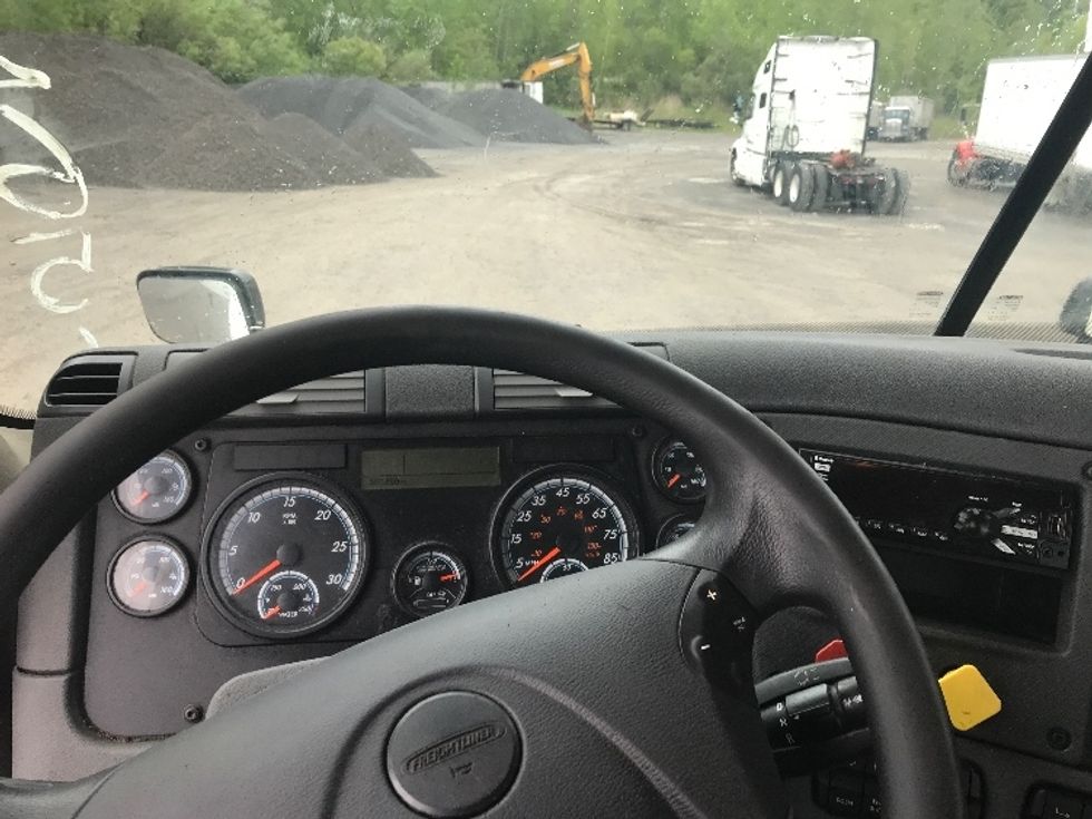 Day Cab Tractor-Heavy Duty Tractors-Freightliner-2018-Cascadia 11342ST-Whitesboro-NY-367,798\n\t\tmiles-$ 26,500 - Image 11