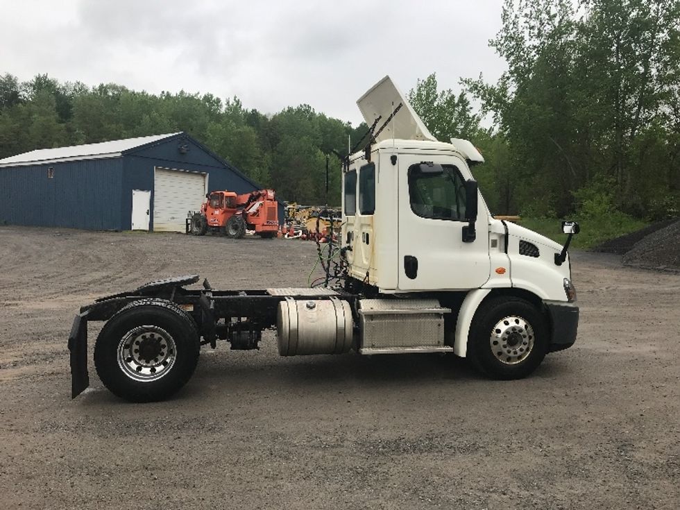 Day Cab Tractor-Heavy Duty Tractors-Freightliner-2018-Cascadia 11342ST-Whitesboro-NY-367,798\n\t\tmiles-$ 26,500 - Image 8