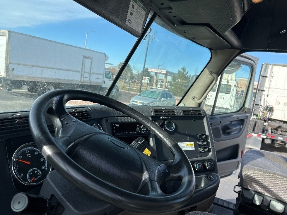 Day Cab Tractor-Heavy Duty Tractors-Freightliner-2018-Cascadia 11364ST-Albuquerque-NM-465,268\n\t\tmiles-$ 40,750 - Image 10