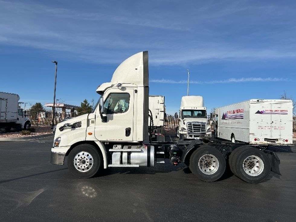 Day Cab Tractor-Heavy Duty Tractors-Freightliner-2018-Cascadia 11364ST-Albuquerque-NM-465,268\n\t\tmiles-$ 40,750 - Image 4