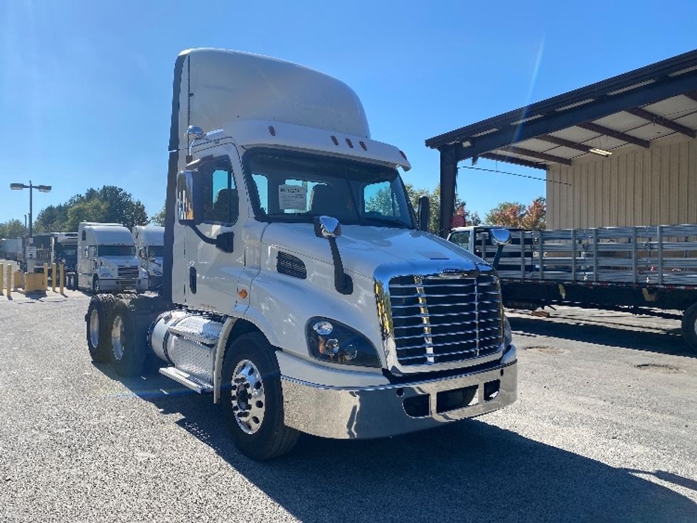 Day Cab Tractor-Heavy Duty Tractors-Freightliner-2018-Cascadia 11364ST-Atlanta-GA-506,874\n\t\tmiles-$ 37,000 - Image 1