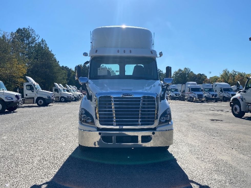 Day Cab Tractor-Heavy Duty Tractors-Freightliner-2018-Cascadia 11364ST-Atlanta-GA-506,874\n\t\tmiles-$ 37,000 - Image 2